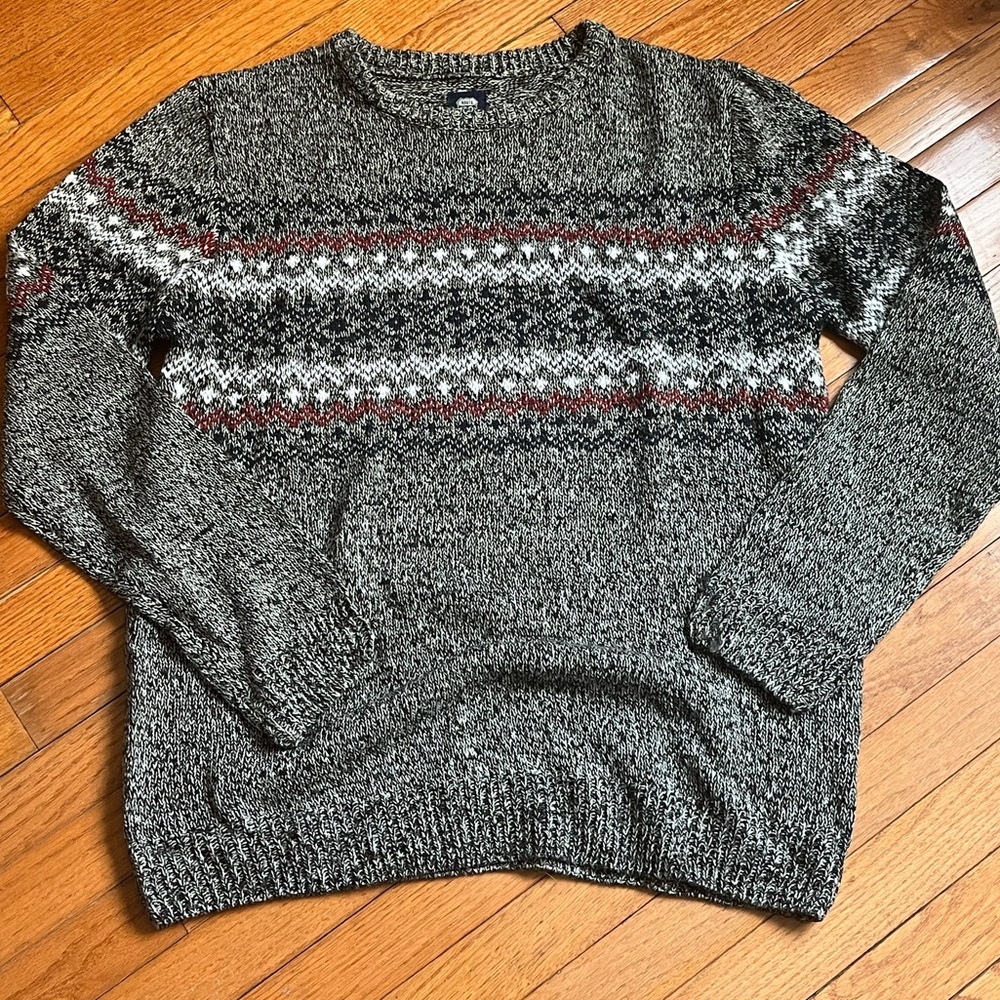 Men’s Gray Crewneck Sweater with Patterned Stripes, size large